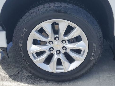 Used 2022 Chevrolet Silverado 1500 Custom image 4