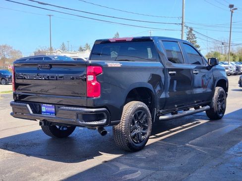 Used 2025 Chevrolet Silverado 1500 Custom Trail Boss w/ Turbomax Blackout Package AWD/4WD image 5