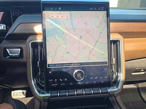 Used 2026 GMC Yukon Denali Ultimate AWD/4WD image 4
