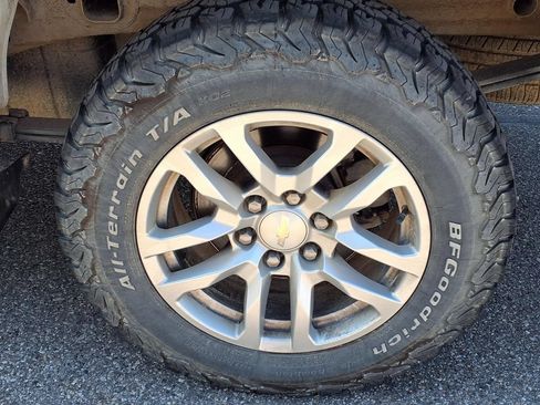 Used 2021 Chevrolet Silverado 1500 LT AWD/4WD image 7
