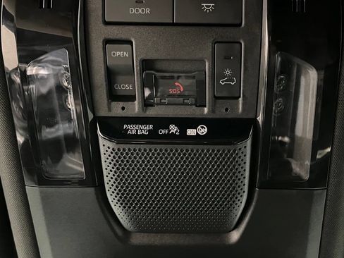 Used 2025 Lexus GX 550 w/ Accessory Package (2T) AWD/4WD image 41