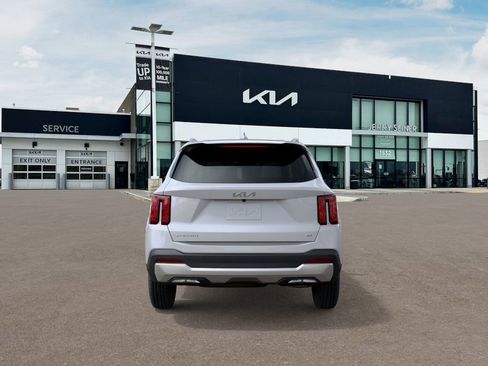 New 2025 Kia Sorento S image 6
