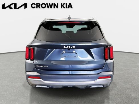 Certified 2024 Kia Sorento S w/ Panoramic Sunroof Package image 6