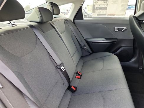 New 2025 Kia K4 LXS image 17