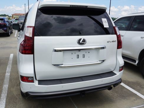 Used 2022 Lexus GX 460 Premium w/ Accessory Package AWD/4WD image 6