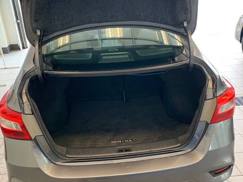 Used 2019 Nissan Sentra SV w/ Special Edition Package FWD image 9