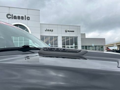 Used 2025 RAM 1500 Laramie w/ Night Edition AWD/4WD image 15