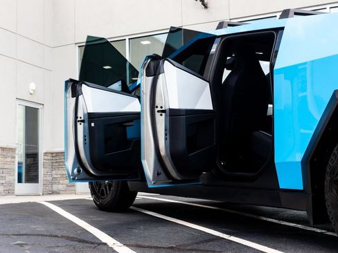Used 2024 Tesla Cybertruck AWD Crew Cab image 14
