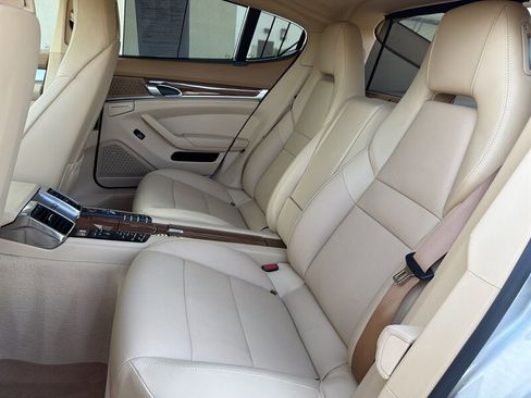 Used 2010 Porsche Panamera S RWD image 15