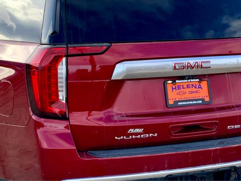 Used 2021 GMC Yukon XL Denali w/ Denali Premium Package image 14