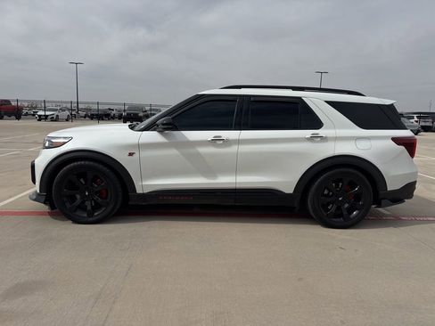 Used 2022 Ford Explorer ST w/ Equipment Group 401A image 2