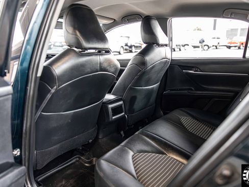 Used 2018 Toyota Camry SE image 30