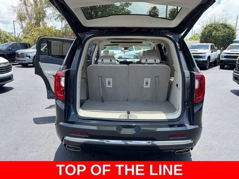Used 2022 GMC Acadia Denali w/ Denali Ultimate Package FWD image 17