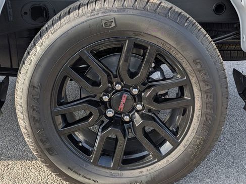 New 2026 GMC Sierra 1500 Elevation image 9