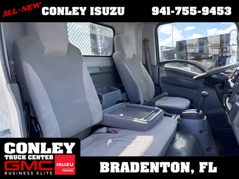 Used 2020 Isuzu NPR image 19