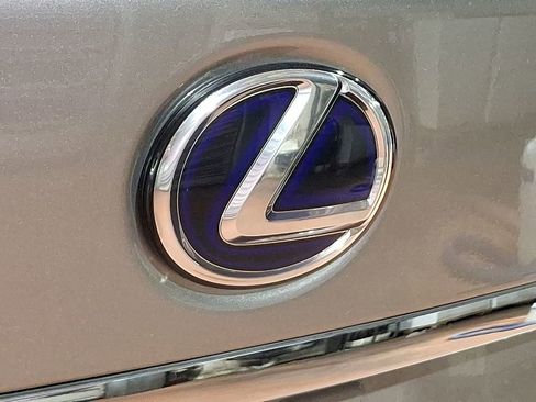 Used 2018 Lexus LS 500h AWD image 26