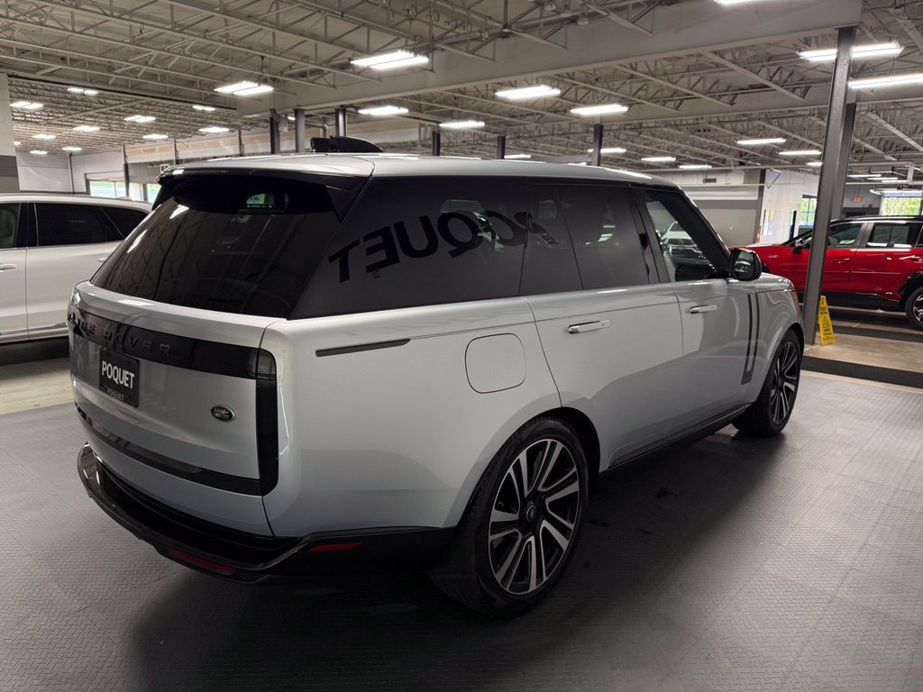 Used 2023 Land Rover Range Rover SE AWD/4WD image 4