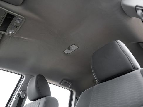 Used 2018 Toyota Tacoma SR5 RWD image 30