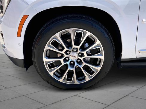 Used 2026 GMC Yukon XL Denali w/ Sun & Power Step Package RWD image 18