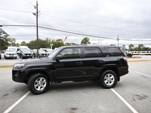 Used 2020 Toyota 4Runner SR5 image 1