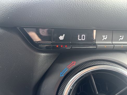 Used 2025 Chevrolet Blazer LT AWD/4WD image 28