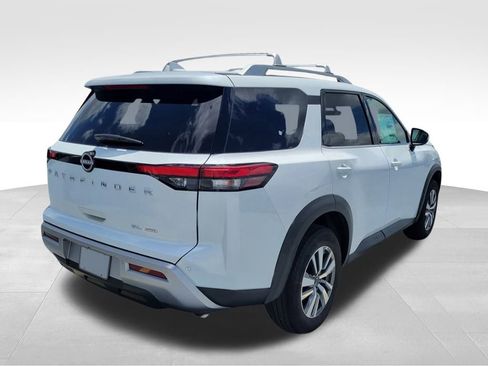 New 2025 Nissan Pathfinder SL image 5