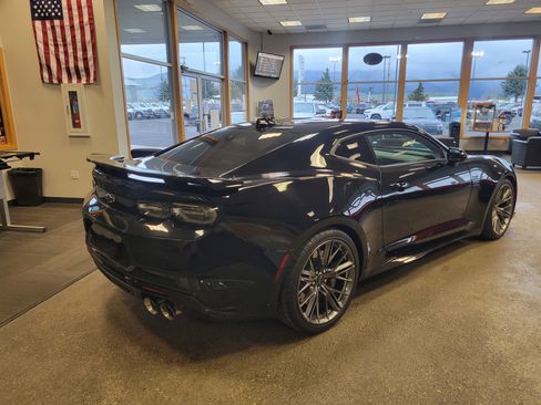 Used 2022 Chevrolet Camaro ZL1 image 3