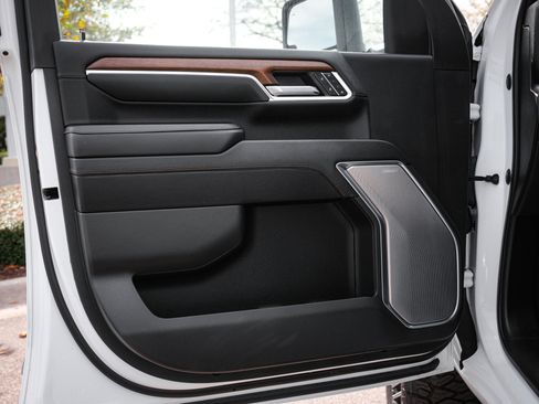 Used 2024 Chevrolet Silverado 2500 High Country w/ High Country Premium Package image 14