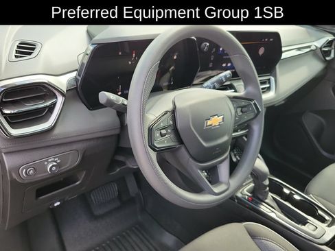 Used 2025 Chevrolet TrailBlazer LS FWD image 8