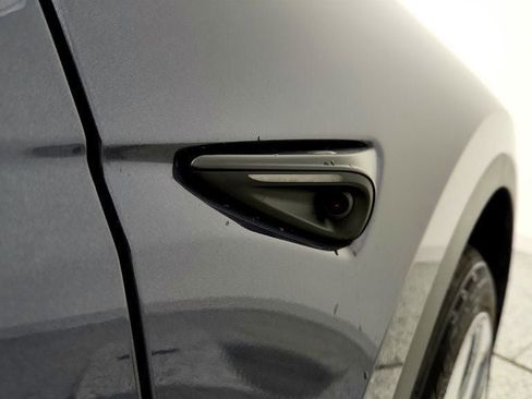 Used 2023 Tesla Model Y AWD image 29