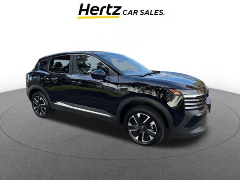 Used 2025 Nissan Kicks SV image 1