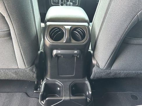 Used 2025 Jeep Gladiator Sport AWD/4WD image 19