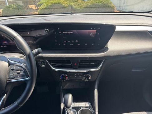 Used 2025 Buick Encore GX Preferred FWD image 17