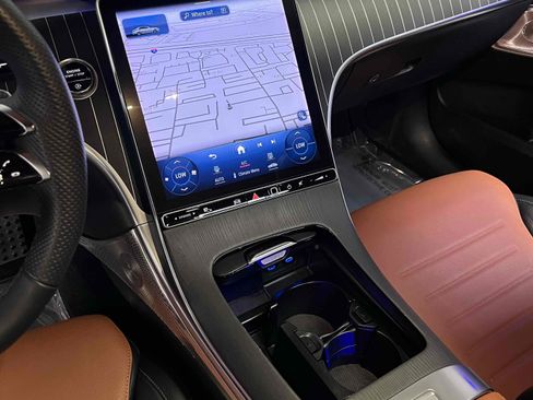 Used 2024 Mercedes-Benz C 300 Sedan image 27