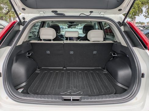 Certified 2023 Kia Niro EX Touring FWD image 9