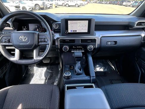 Used 2025 Toyota 4Runner SR5 AWD/4WD image 15