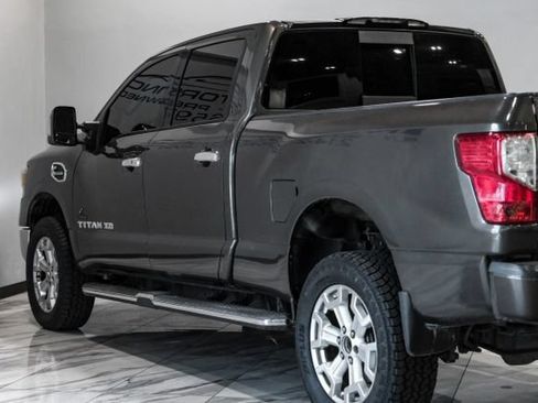Used 2016 Nissan Titan SL AWD/4WD image 12