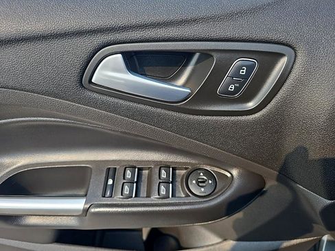 Used 2019 Ford Escape SEL image 11