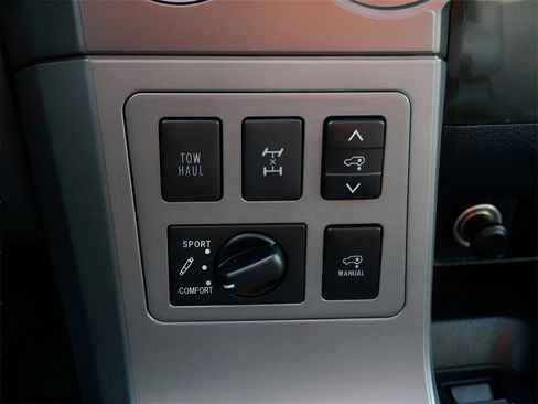 Used 2017 Toyota Sequoia Platinum image 28