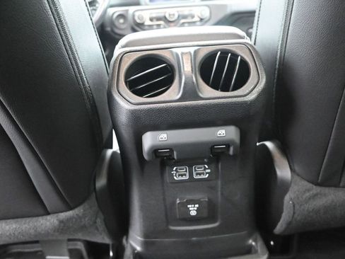 Used 2020 Jeep Wrangler Unlimited Sahara AWD/4WD image 15