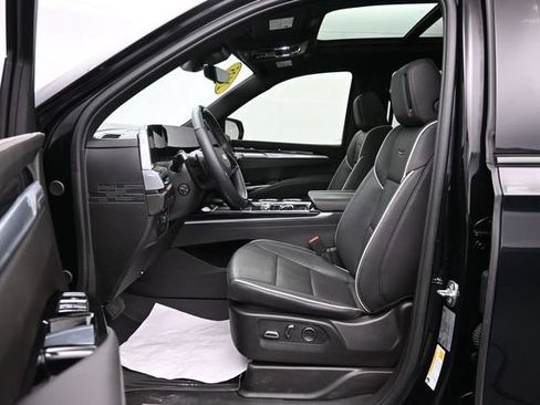 Used 2025 Cadillac Escalade Sport w/ Touring Package AWD/4WD image 18