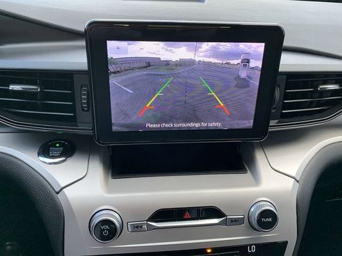 Used 2020 Ford Explorer XLT image 17