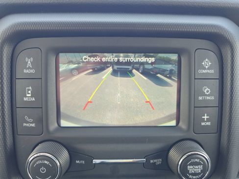 Used 2018 Jeep Wrangler Unlimited Sport S AWD/4WD image 17