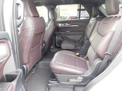 New 2025 Ford Explorer Platinum image 14