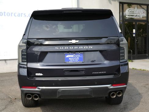 Used 2025 Chevrolet Suburban Premier AWD/4WD image 6