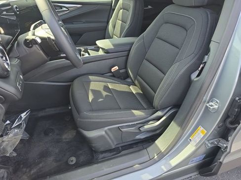 New 2025 Chevrolet Blazer EV LT image 18