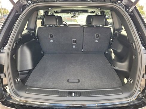 Used 2025 Jeep Grand Cherokee Altitude image 14