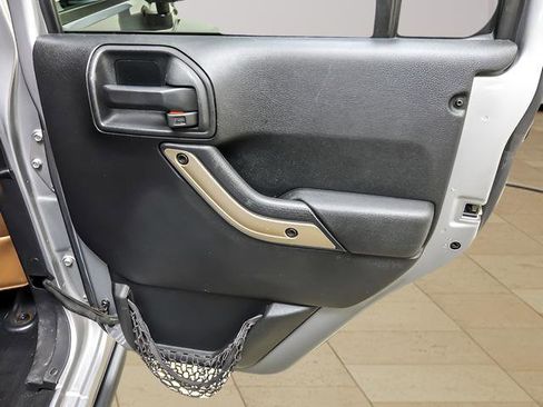 Used 2017 Jeep Wrangler Unlimited Sahara AWD/4WD image 20