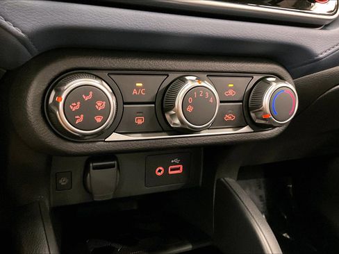 New 2025 Nissan Versa SV w/ Trunk Package image 76