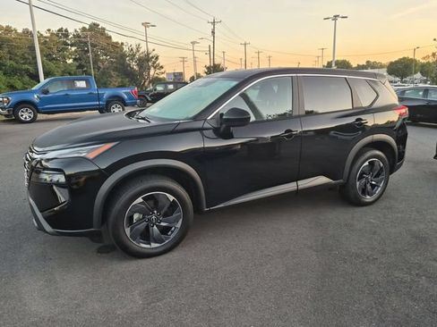 Used 2025 Nissan Rogue SV FWD image 7